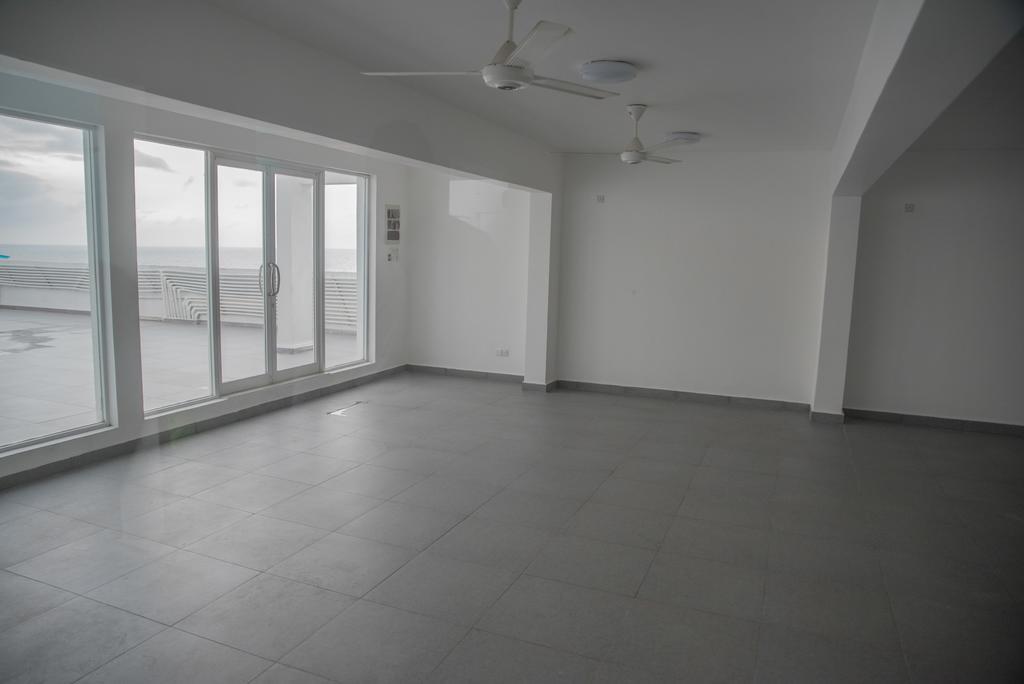 Cozy Sea View Luxury Apartment, Fully Furnished, 2 Bedrooms, 2 Bathrooms マウントラビニア エクステリア 写真